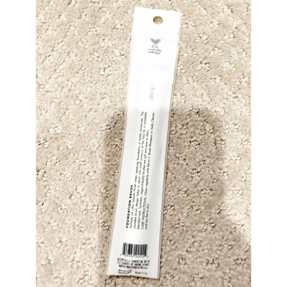 e.l.f. Foundation Brush NEW & EXTRA NEW POWDER BRUSH